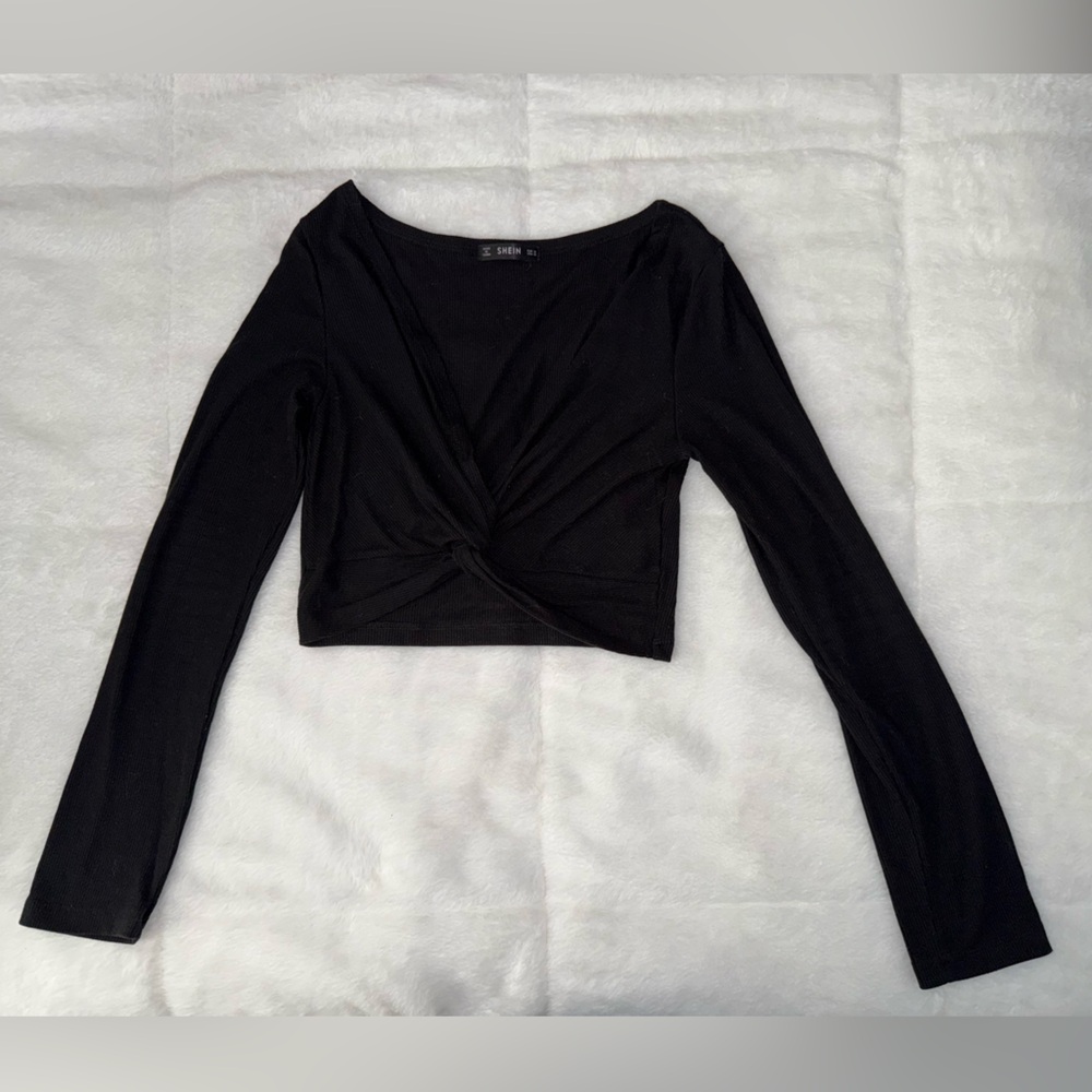 Black Long Sleeve Crop Top